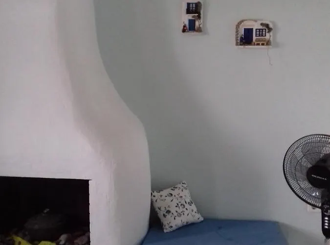 Marianthi's House מטהמורפוסי